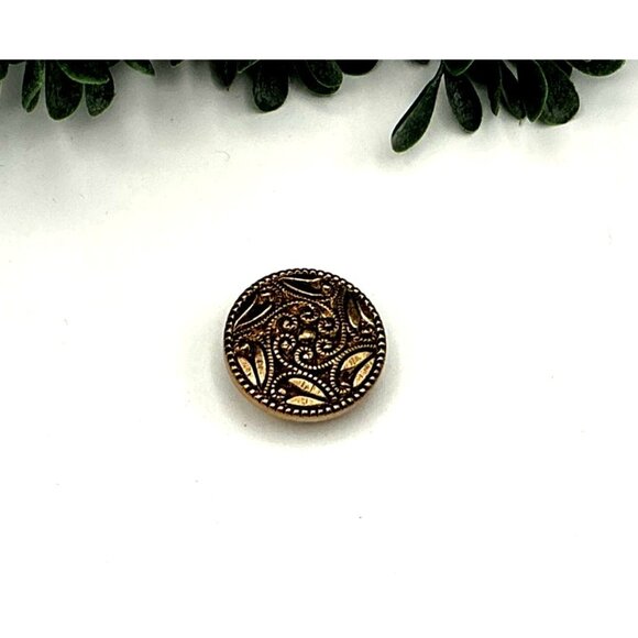Vintage Gold-Toned Paisley Patterned Shank Button - Picture 3 of 5